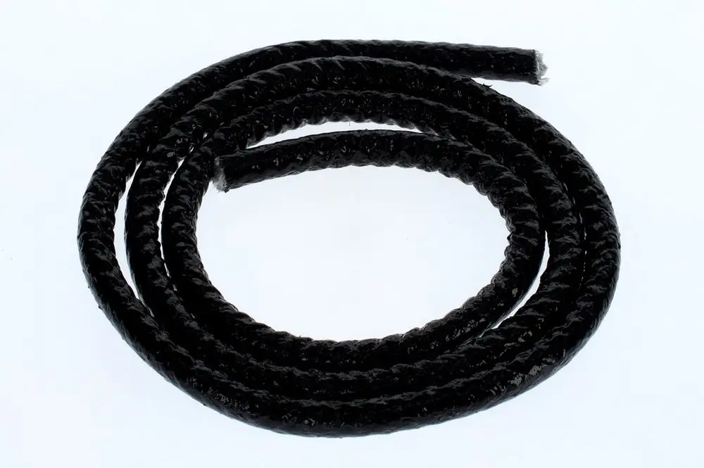 Schwarze Dichtschnur, aufgewickelt, aus strapazierfähigem Material. Ideal für Abdichtungen und Tätigkeiten im Haushalt oder in der Werkstatt. Marke Bosch.